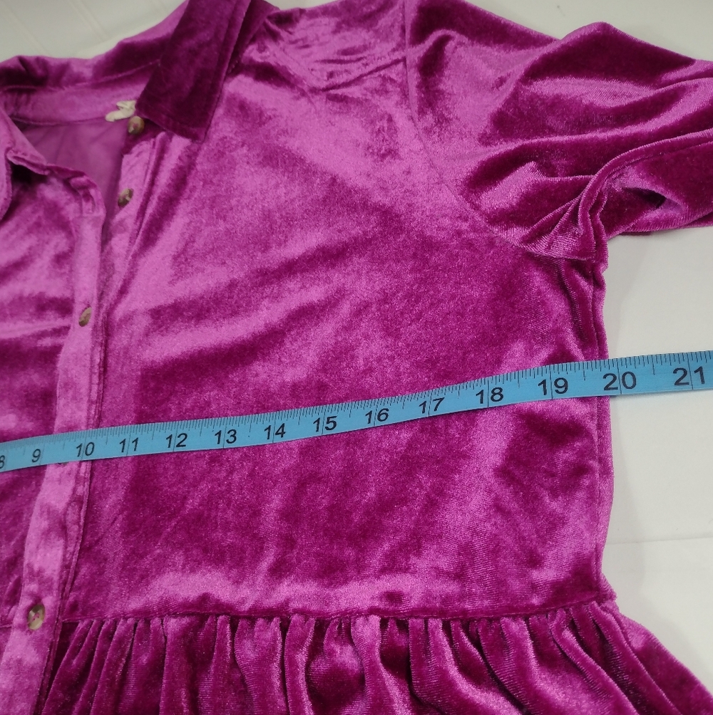 Jodifl Women's Velvet Button-Front Peplum Top - Magenta Size (M) - Picture 9 of 12